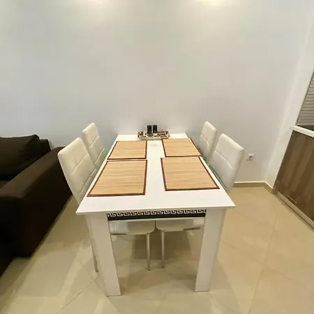 1bd-central 1 Apartment